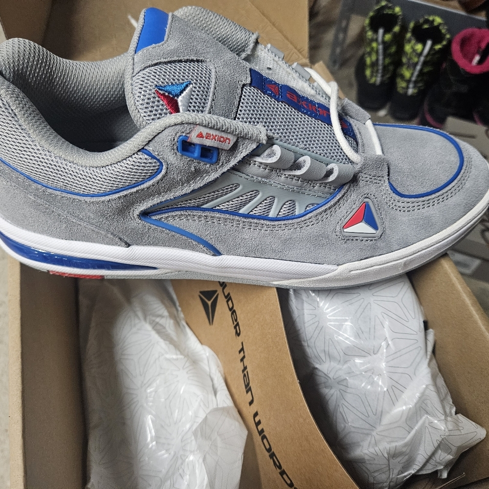 Axion footwear size 10.5